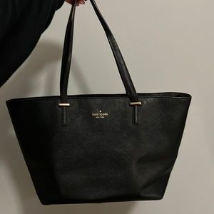 Medium Kate Spade Tote with Zipper